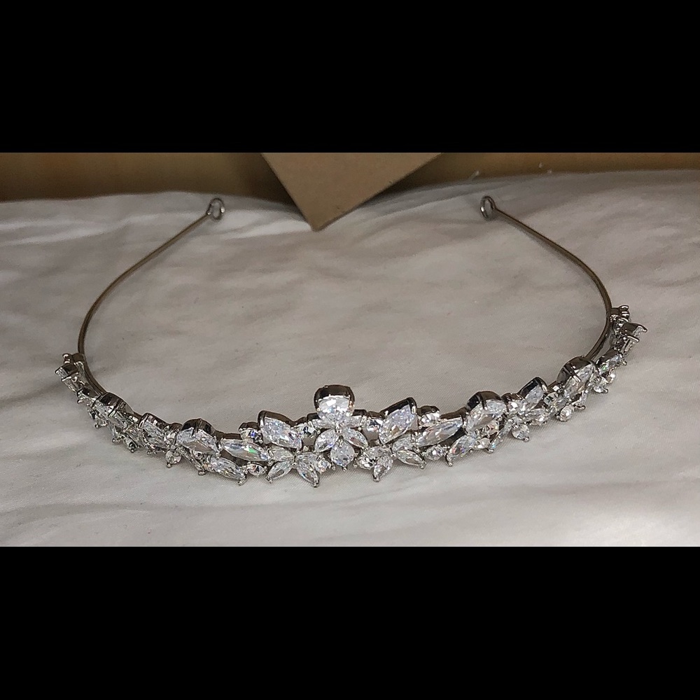 Silver crown - Picture 3 of 3